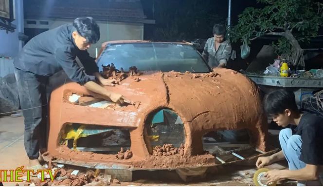 Loạt xe Bugatti 'made in Việt Nam' gây sốt báo ngoại