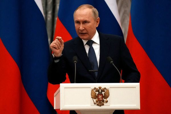 Ông Putin không hứa tránh tập trận gần Ukraina