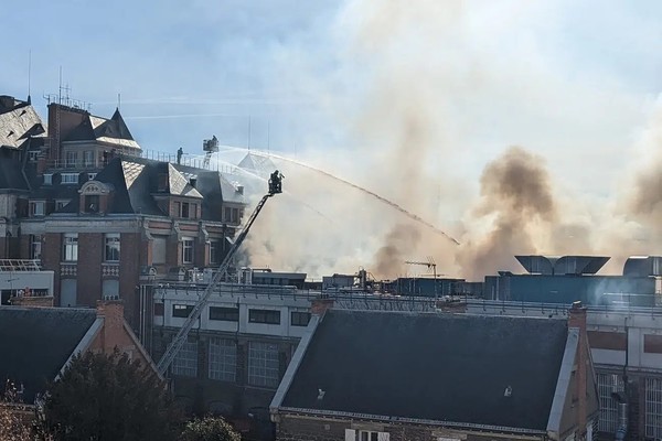 Cháy lớn tại nhà máy in tiền của Ngân hàng Trung ương Pháp