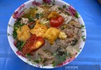 Đầu năm chém đẹp: Bát bún 100.000 đồng, cốc cà phê phụ thu 'VAT 100%'