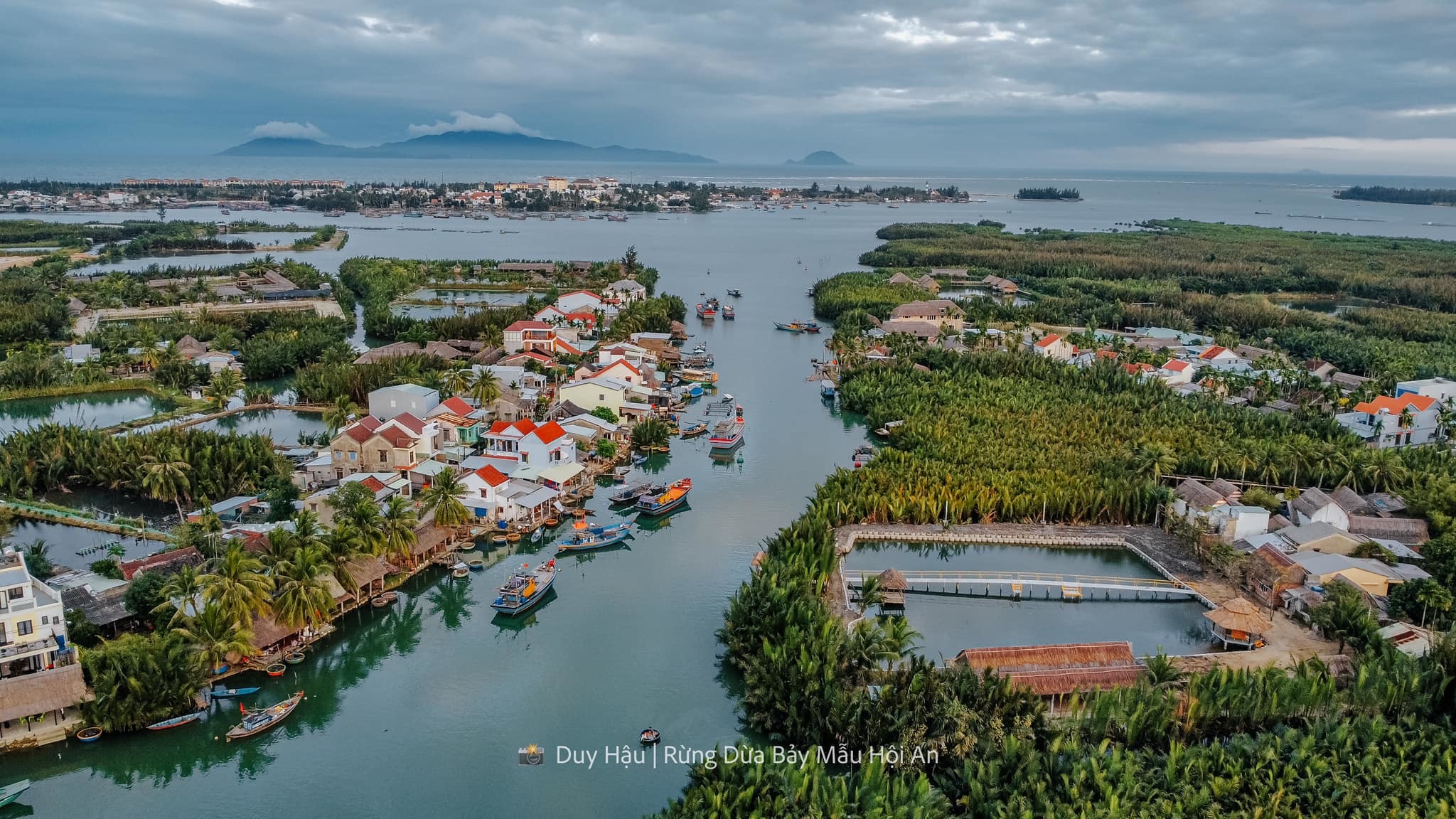 Ngồi thuyền thúng chu du rừng dừa Hội An, xem ngư dân 'cưỡi nước, múa thuyền'