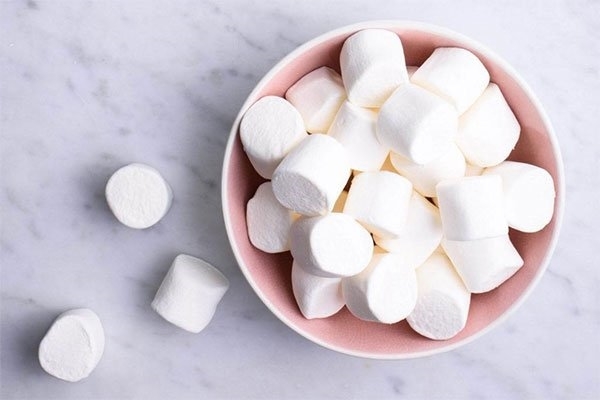 Nguy hại từ kẹo marshmallow không rõ nguồn gốc