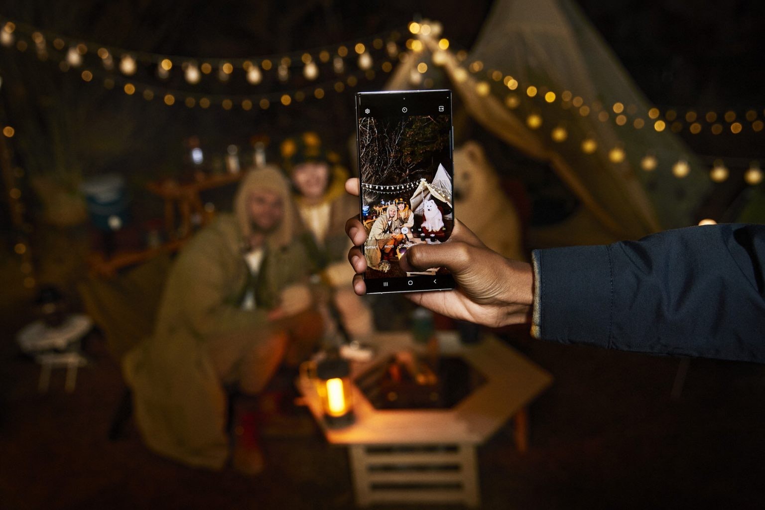 Galaxy S22 Ultra đánh bại iPhone 13 Pro Max về khả năng chụp ban đêm?