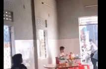 Chủ quán bún xô xát với thực khách vì đĩa rau sống