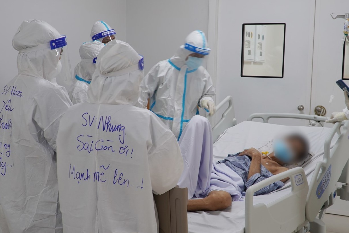 Đóng cửa các bệnh viện điều trị Covid-19 khi TP.HCM đã “khỏi bệnh”