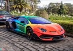 Cận cảnh Lamborghini Aventador SVJ bảy sắc cầu vồng tại TP.HCM