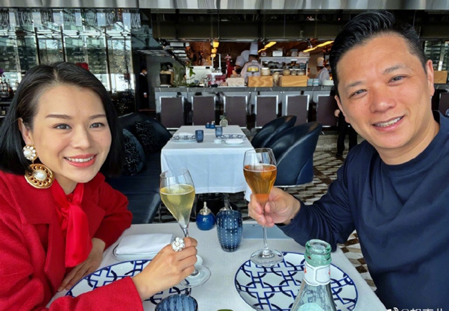 Hôn nhân lãng mạn của Hồ Hạnh Nhi và chồng doanh nhân