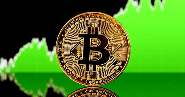 Giá Bitcoin tăng vượt 44.000 USD