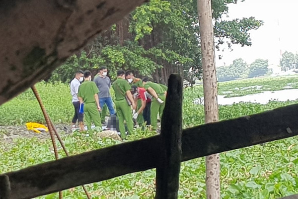 Công an tìm thấy giấy tờ, xác nhận thi thể trôi sông là nam sinh mất tích ở TP.HCM