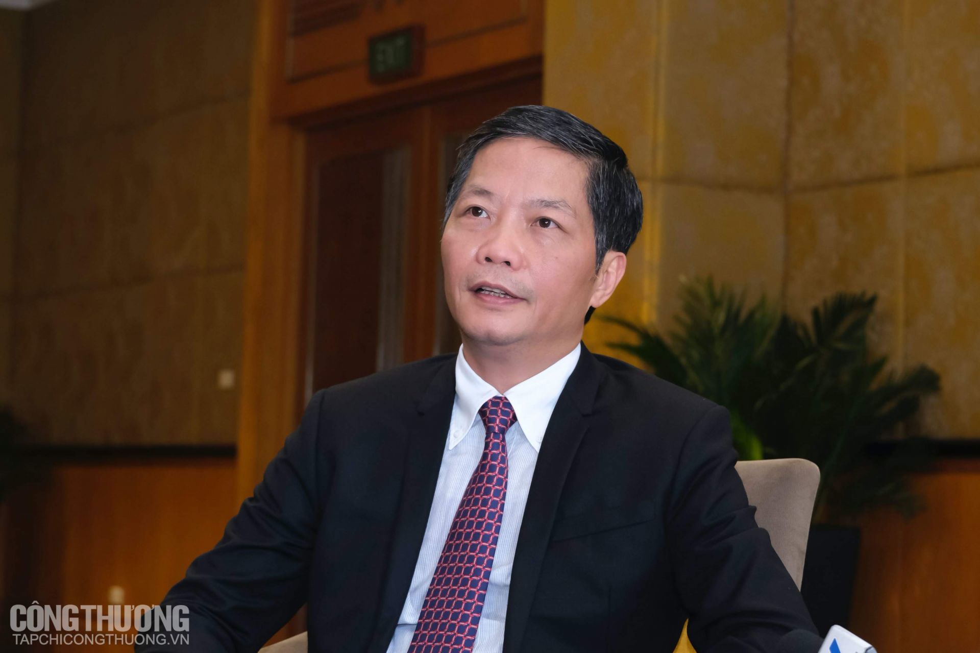 Bộ trưởng Trần Tuấn Anh trả lời phỏng vấn trước thềm Đại hội Đảng Bộ Công Thương