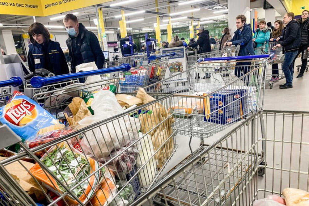 Pháp khuyên công dân ở Ukraina trữ nước và thực phẩm