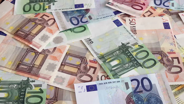 Tỷ giá USD, Euro ngày 16/2: Ukraine bớt căng thẳng, USD giảm nhẹ