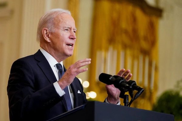 Tổng thống Biden kêu gọi ông Putin 'xuống thang', loạt trang web quân đội Ukraina bị tấn công