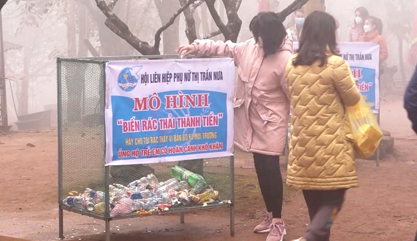 Độc đáo mô hình 'biến rác thải thành tiền' của phụ nữ Thanh Hóa