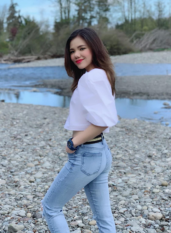 Quán quân X-Factor - học trò Hồ Quỳnh Hương sexy tuổi 23
