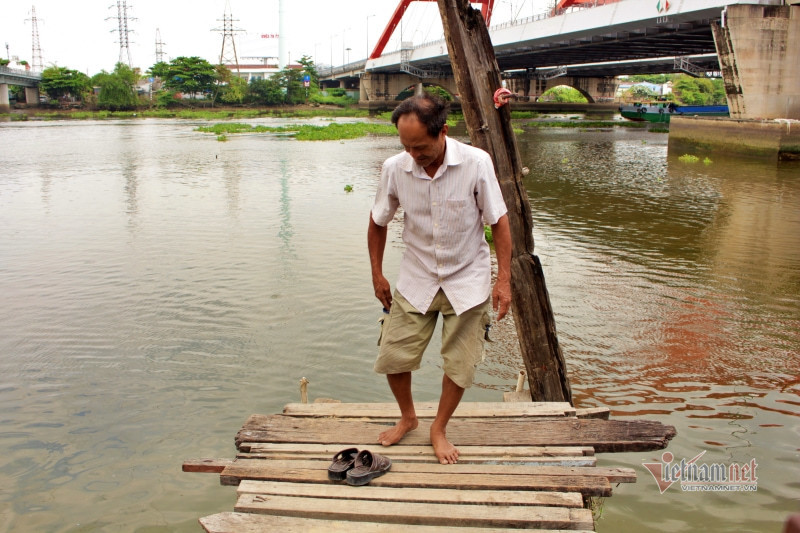 Ngôi nhà không vách bên sông của người đàn ông 40 năm cứu người nhảy cầu