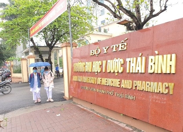 Trường Y cộng điểm IELTS, ngành bác sĩ đa khoa không cần thi môn Sinh