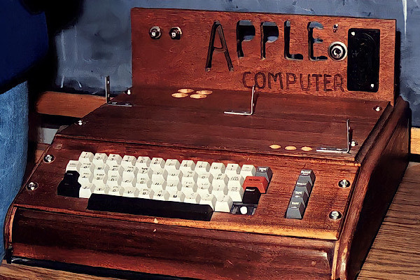 Bí ẩn 45 năm về chiếc máy tính đầu tiên của Apple