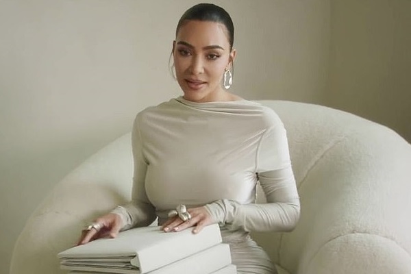 Kim Kardashian khoe căn biệt thự 60 triệu USD