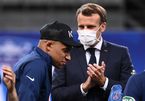 Tổng thống Pháp thuyết phục Mbappe từ chối Real, ở lại PSG