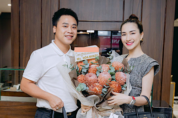 Bạn trai doanh nhân lên tiếng chuyện chia tay Hòa Minzy