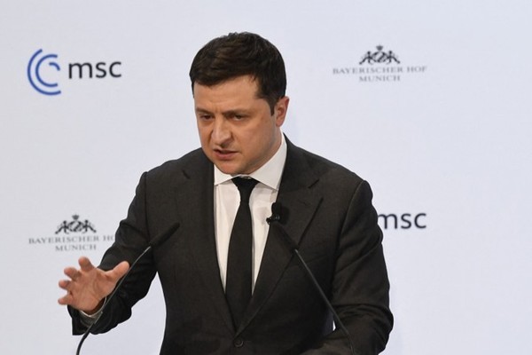 Tổng thống Ukraina đề nghị gặp ông Putin