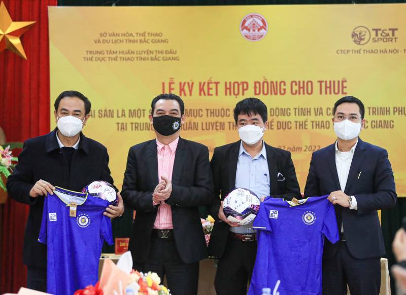 Hà Nội FC thuê sân Bắc Giang làm 