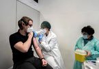 Italia đề xuất mũi vắc xin thứ 4, Campuchia tăng mạnh ca mắc Omicron