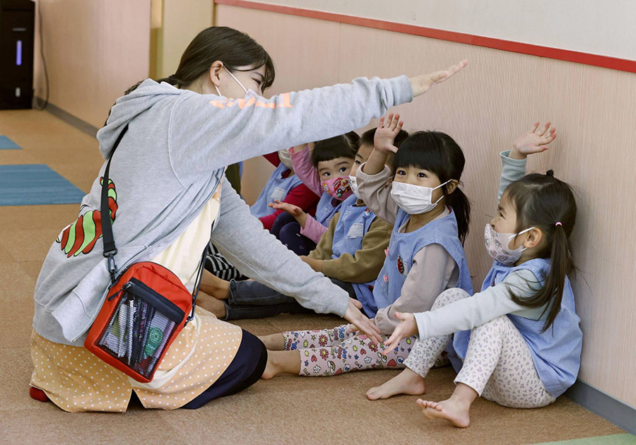 日本は子供を静かに育てるのに役立つ多くの技術を導入しています