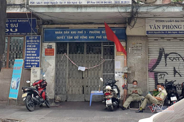 Phong tỏa chung cư tại TP.HCM để chống dịch là không phù hợp