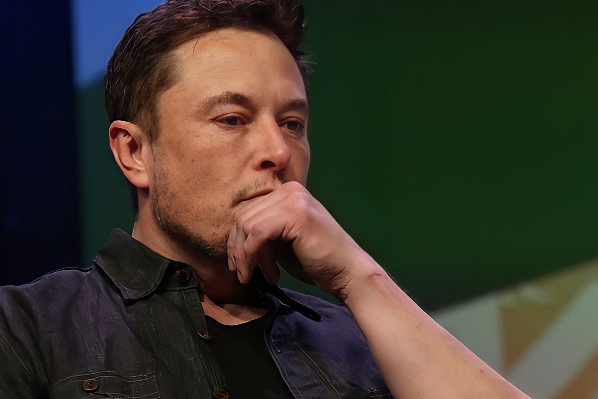 Elon Musk với một tháng đầy sóng gió