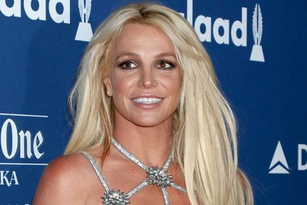 Britney Spears ký hợp đồng viết sách 15 triệu USD kể hết đời tư