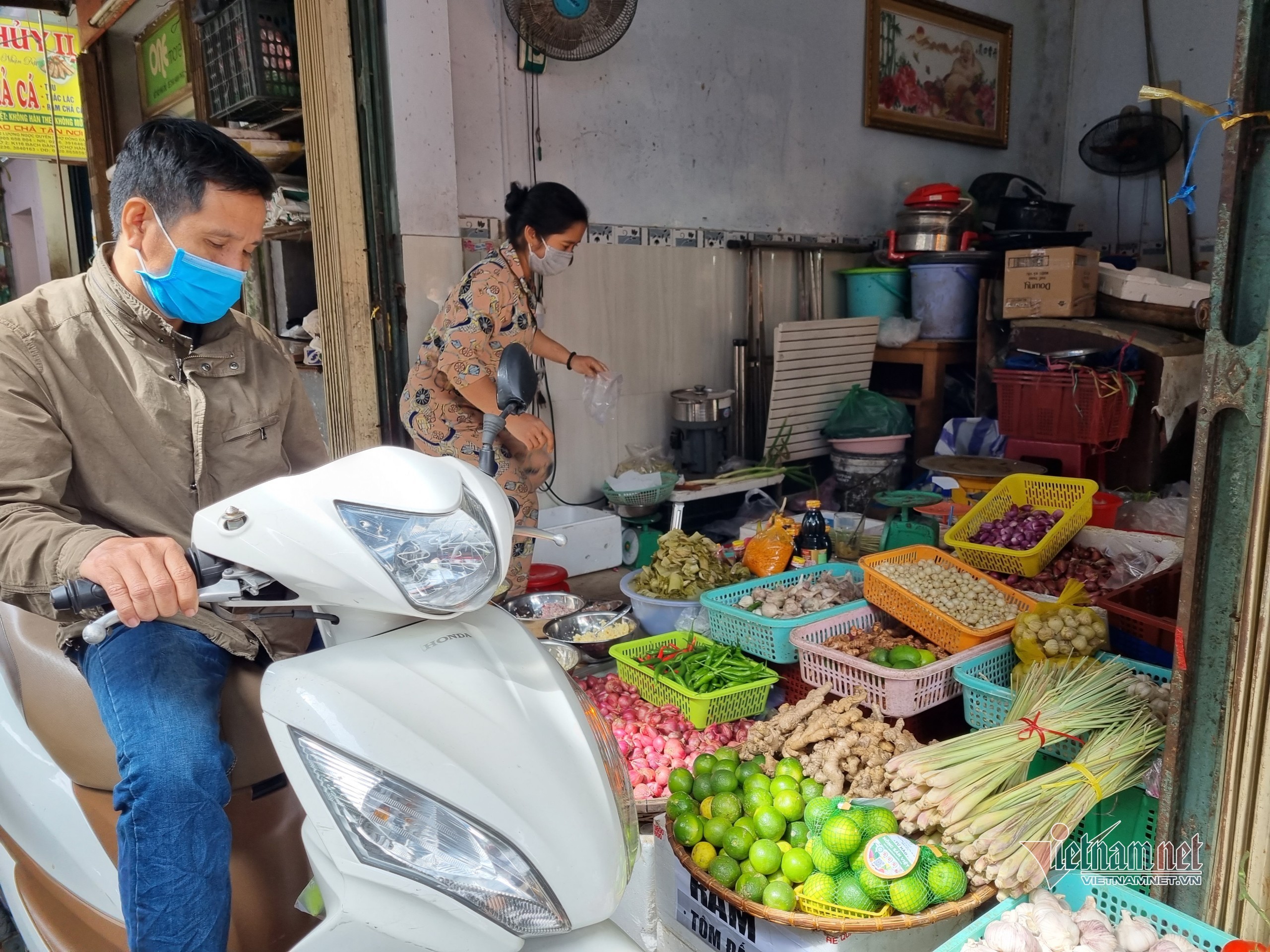 Cơn sốt chợ Đà thành: Gừng tăng 50%, sả lên giá gần gấp đôi