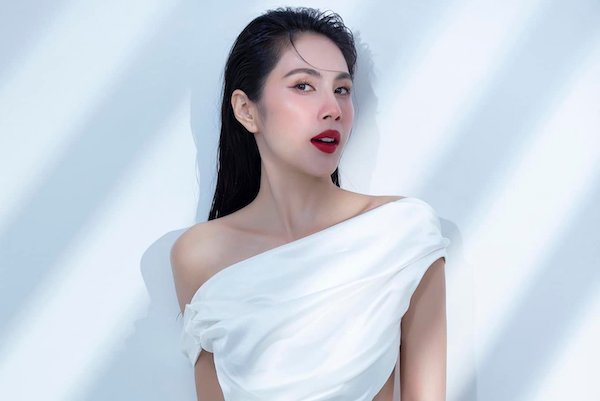 Sau scandal từ thiện, Thuỷ Tiên ngày càng xinh đẹp