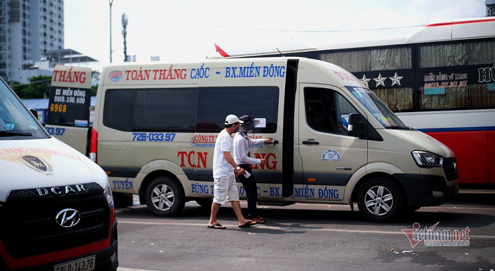 Giá xăng 'leo thang' nhưng chưa thấy ai kêu than khó khăn