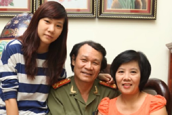 Người vợ tảo tần phục vụ chồng của Đại tá vào vai phản diện phim 'Bão ngầm'