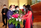 Chủ tịch nước và phu nhân bắt đầu chuyến thăm Singapore