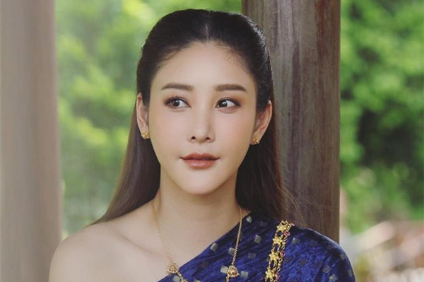 Diễn viên phim 'Chiếc lá cuốn bay' rơi xuống sông mất tích