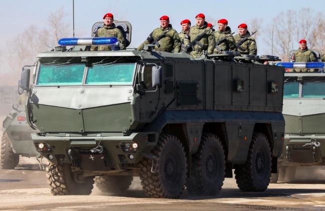 Điểm mặt 5 cỗ xe bọc thép 'khủng' của quân đội Nga