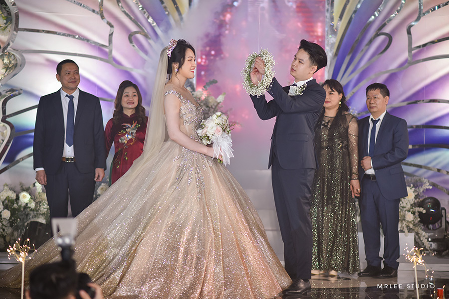Đám cưới của Phạm Khôi và Thuỳ Trang diễn ra tại một khách sạn lớn ở Ninh Bình.