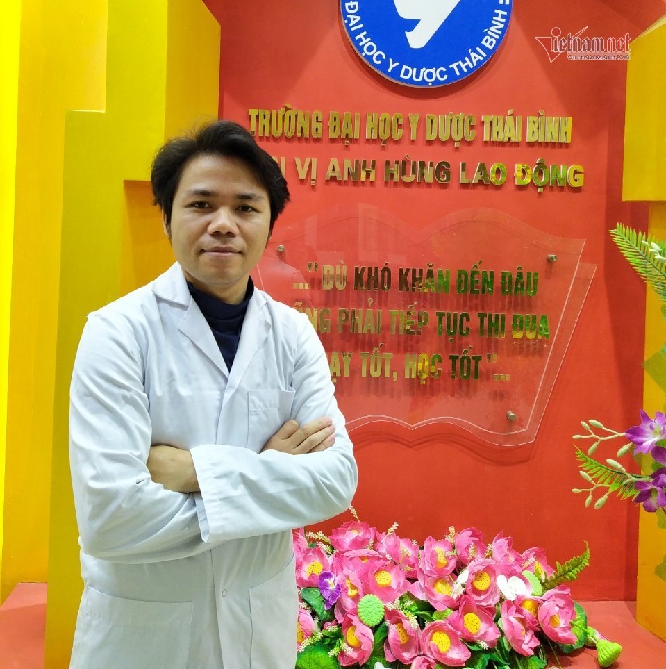 TS.BS Hoàng Văn Thuấn, giảng viên bộ môn Y học gia đình, Phó trưởng nhóm nghiên cứu mạnh về các bệnh truyền nhiễm mới nổi và tái nổi của Trường ĐH Y Dược Thái Bình.