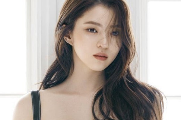 Han So Hee mua biệt thự 40 tỷ đồng, làm hàng xóm của Hyun Bin và Son Ye Jin