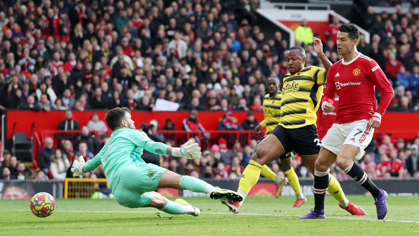 Ronaldo vô duyên, MU hòa thất vọng Watford