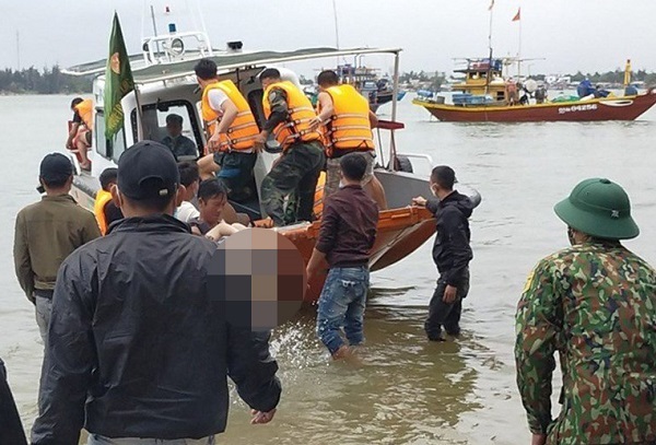 Vụ chìm ca nô ở Quảng Nam: Tìm thấy thêm 2 thi thể trẻ em