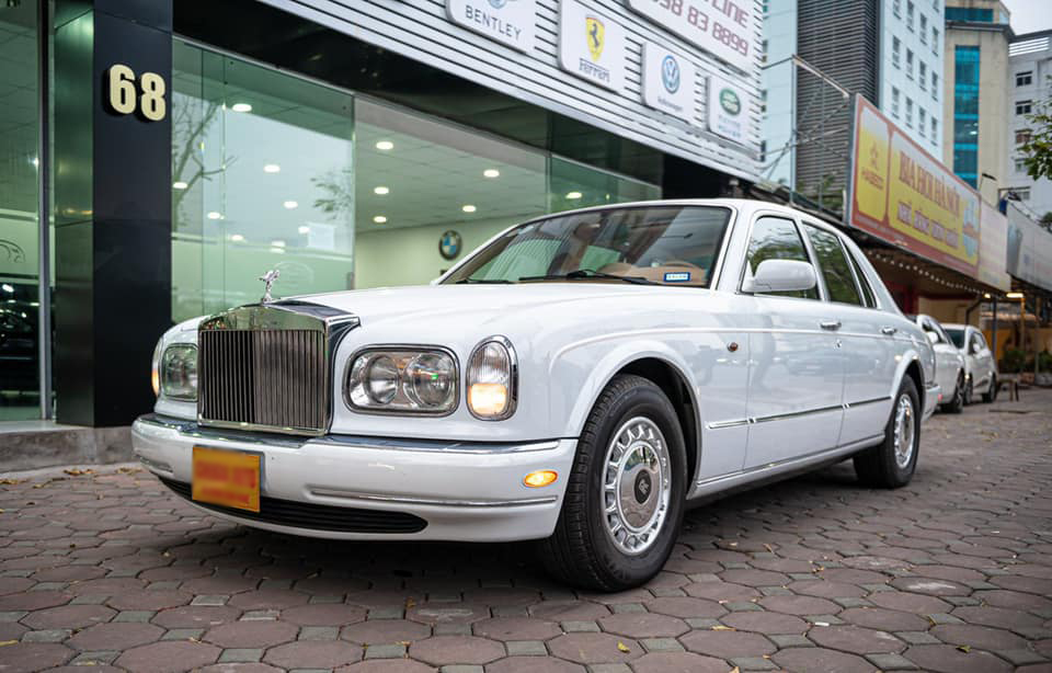 Xế cổ hàng hiếm Rolls-Royce 23 năm tuổi giá hơn 8 tỷ tại Hà Nội