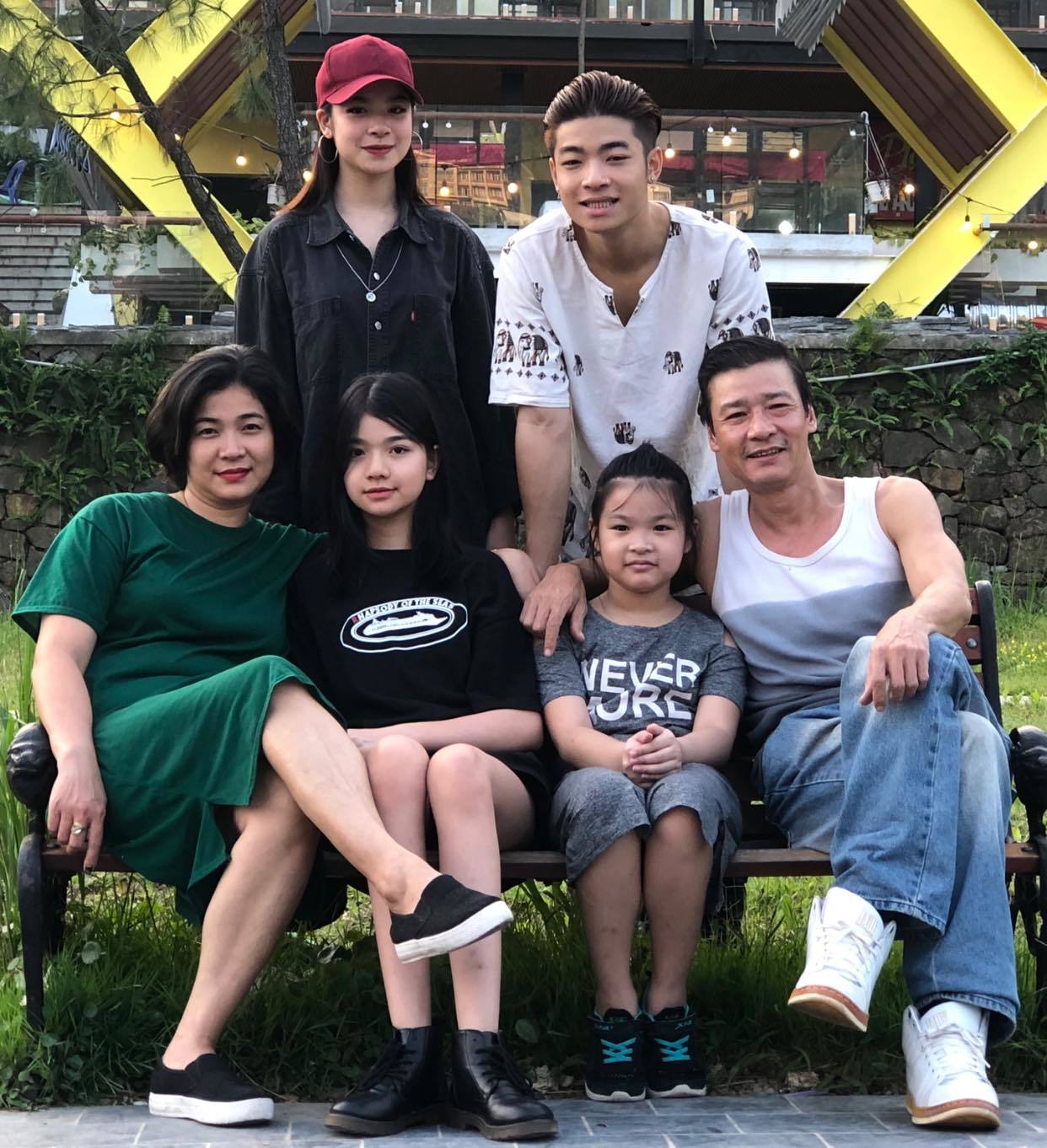 Gia đình 4 con hạnh phúc của Nguyệt Hằng, Võ Hoài Nam