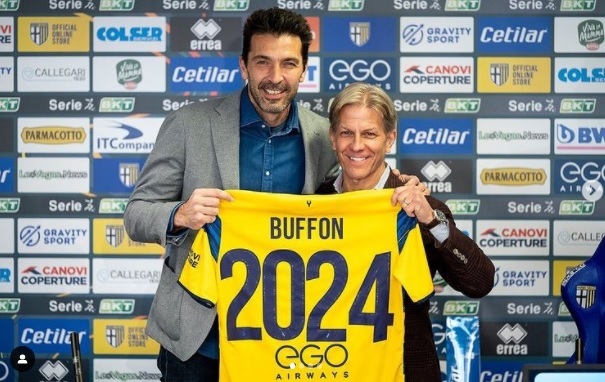 Buffon gia hạn Parma, chơi bóng đến 46 tuổi