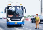 Hà Nội: Người phạm luật giao thông ngày đầu nhận 'tráp' phạt, đóng tiền qua mạng