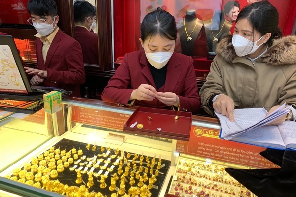 gia-vang-hom-nay-02-03-2022-vang-tang-manh