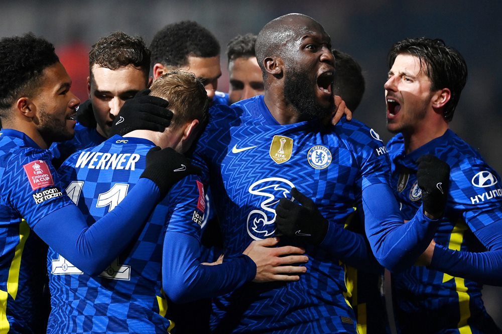 Lukaku lập đại công, Chelsea nghẹt thở vào tứ kết FA Cup